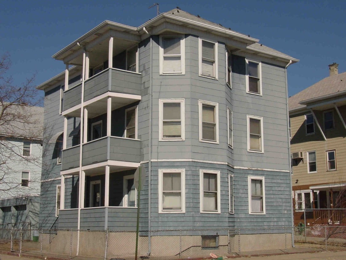 37 Perry St, Central Falls, RI 02863 Apartments in Central Falls, RI