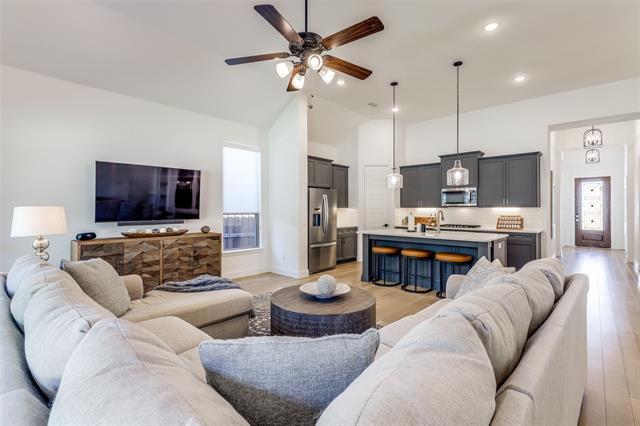 Foto del edificio - 8221 Legacy Oak Dr