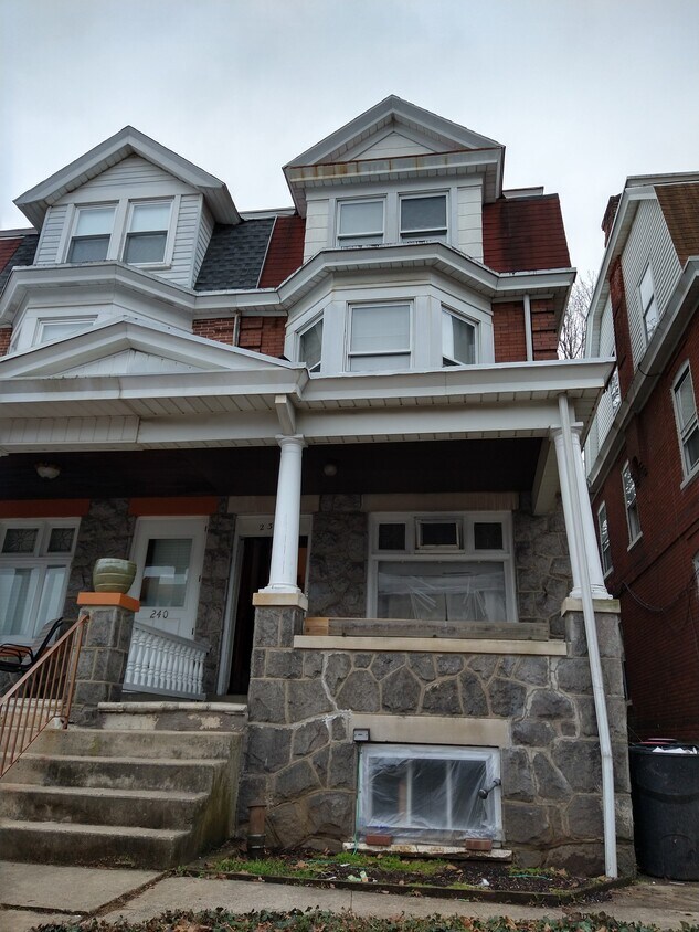 Primary Photo - 238 S Madison St
