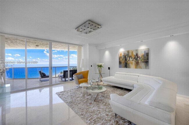 Foto del edificio - 3200 N Ocean Blvd