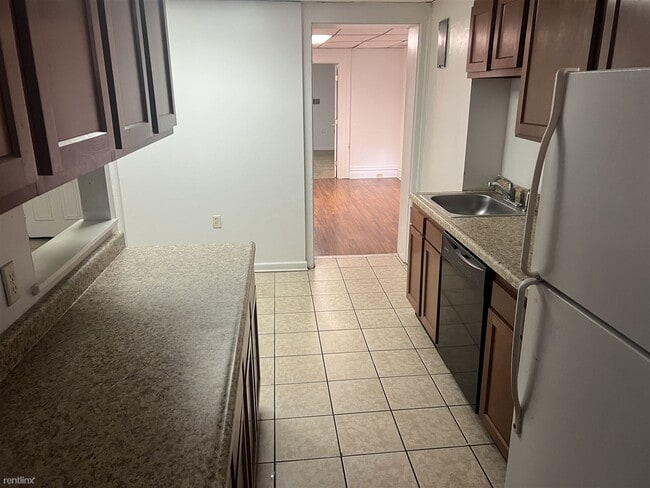 Building Photo - 6 br, 2 bath House - (UPTOWN)closeduquesne...