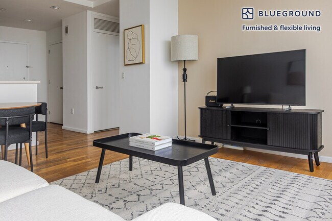 Foto del edificio - 635 W 42nd St