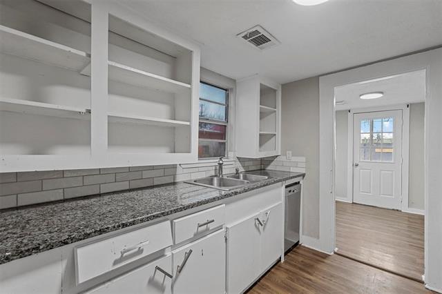 Foto del edificio - 906 E Houston St