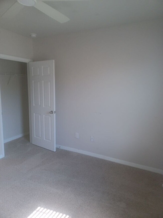 Foto del edificio - 2430 NW 9th Terrace