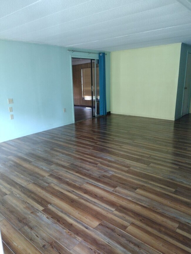 Foto del edificio - 2 bedroom 2 bathroom Lake House with a bonus room