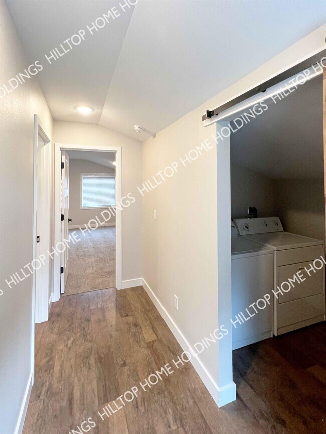 10 S Oak St, Eldon, MO 65026 House Rental in Eldon, MO