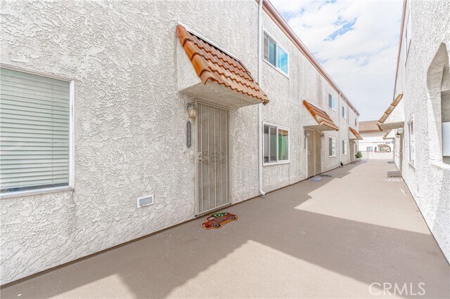 Building Photo - 10849 Chestnut St