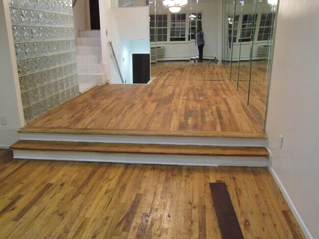 Foto del edificio - 7224 Royce Pl