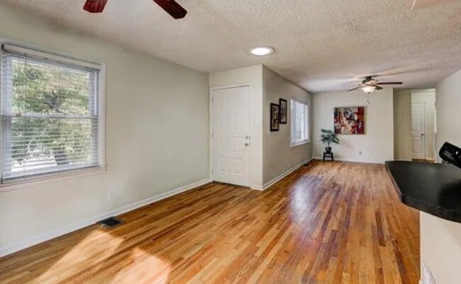 Building Photo - 1441 Swope Ave