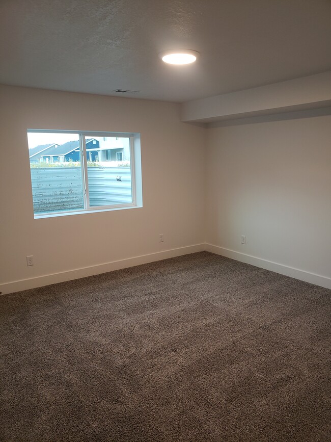 Bedroom - 1641 N 600 E