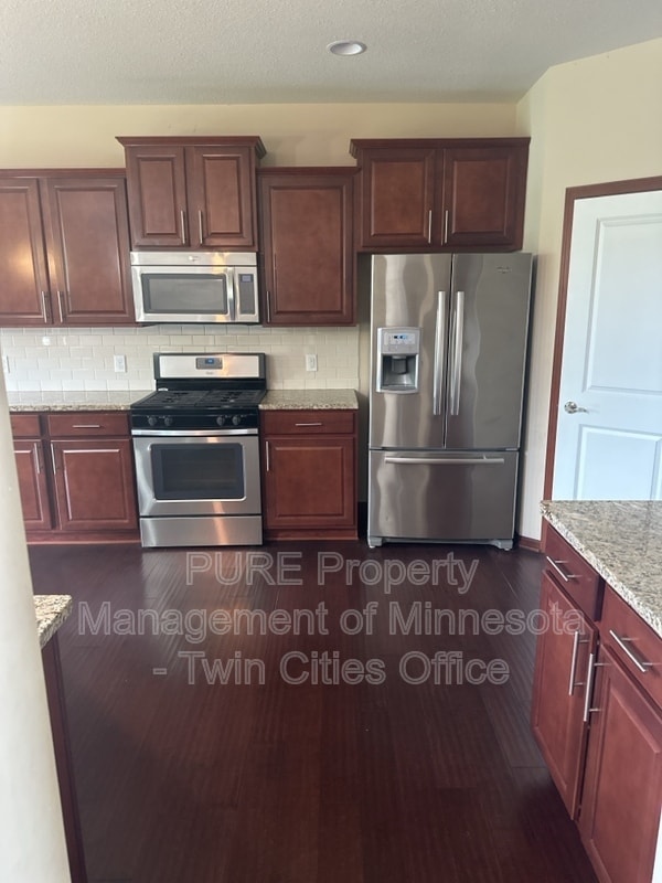 Foto del edificio - 5265 Jewel Ln N
