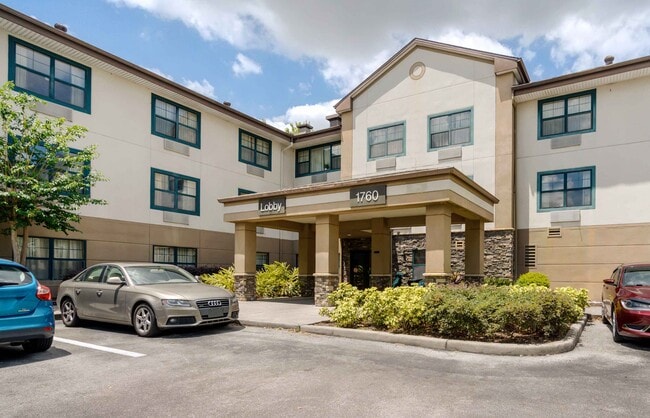 Building Photo - 1760 Pembrook Dr