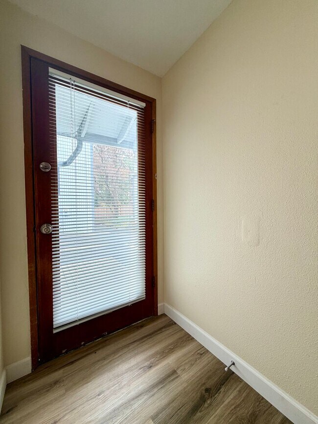 Foto del edificio - 4463-4463 SW Garden Home Rd