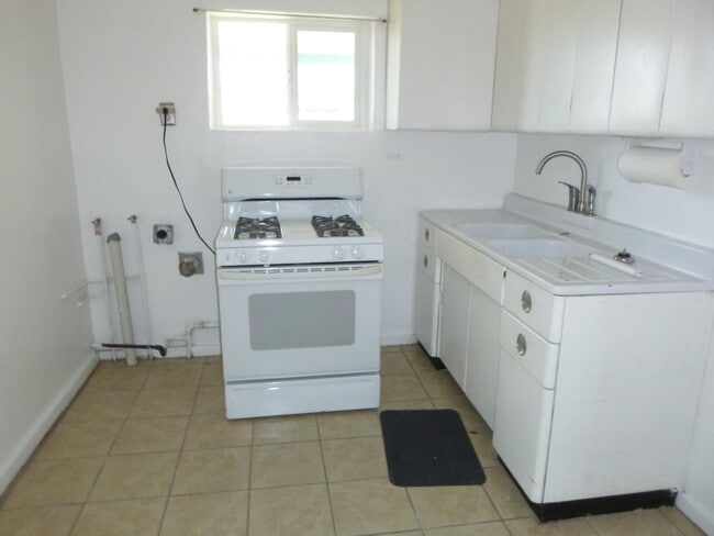 Building Photo - 5418 Frutas Ave