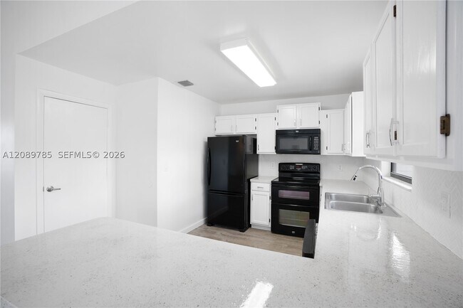 Foto del edificio - 6043 Felter St