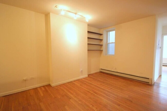 Building Photo - 415 1st St