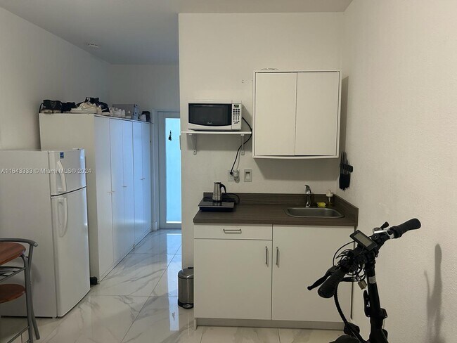 Foto del edificio - 9798 SW 158th St