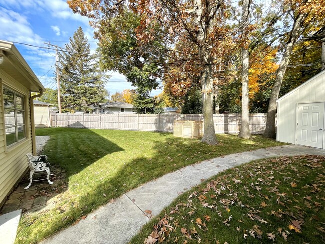 Building Photo - 3606 St Andrews Ct