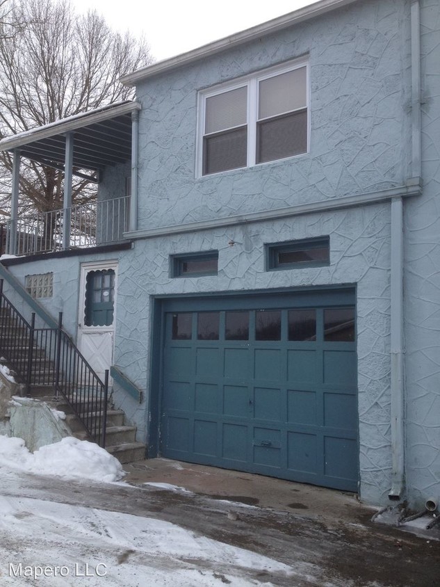 Building Photo - 131 Poling Ave