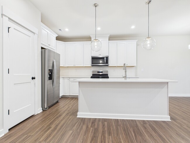 Building Photo - 9529 Munsing Dr