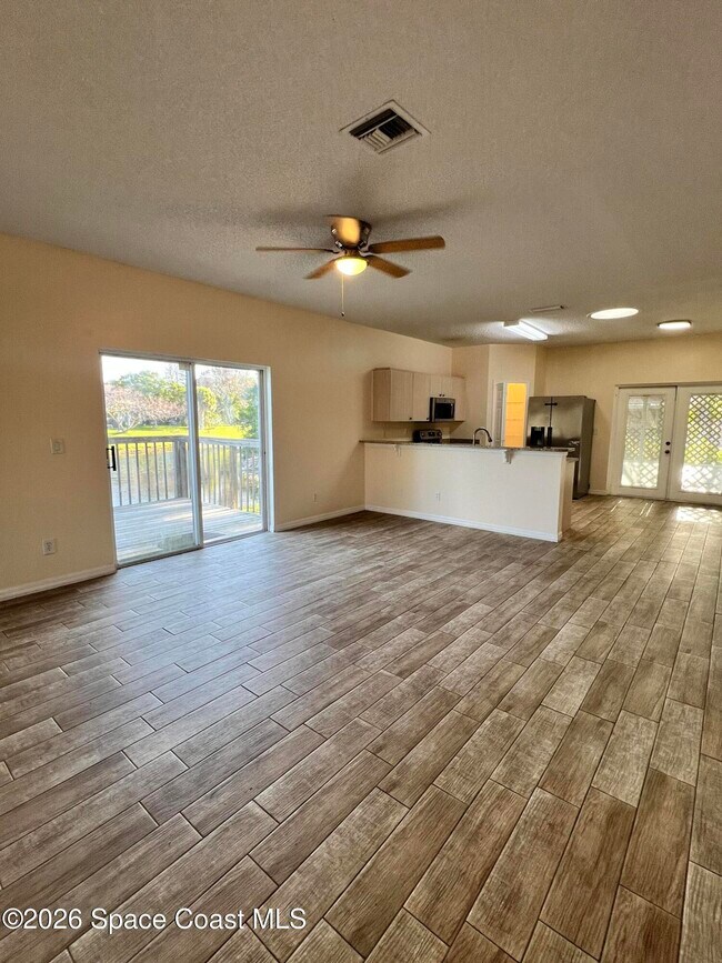 Building Photo - 957 Bimini Ave