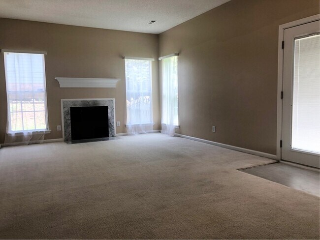Building Photo - 8901 Clifton Meadow Dr