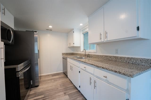 Building Photo - 730 N Boulevard Terrace