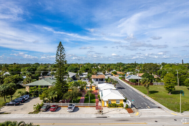 Community Aerial - 1001 S Federal Hwy