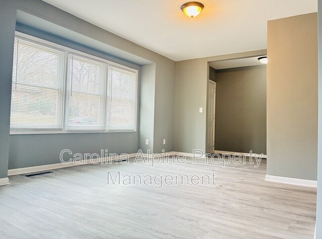 Foto del edificio - 1016 W Mauney Ave