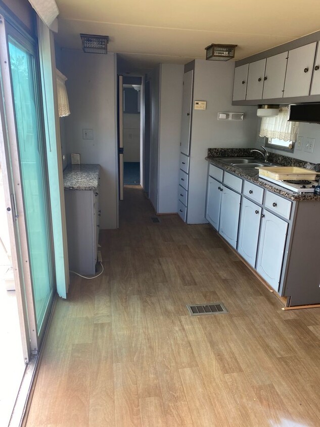 Foto del edificio - Mobile Home Community Under New Ownership ...