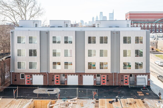 Building Photo - The Towns at Green Hill