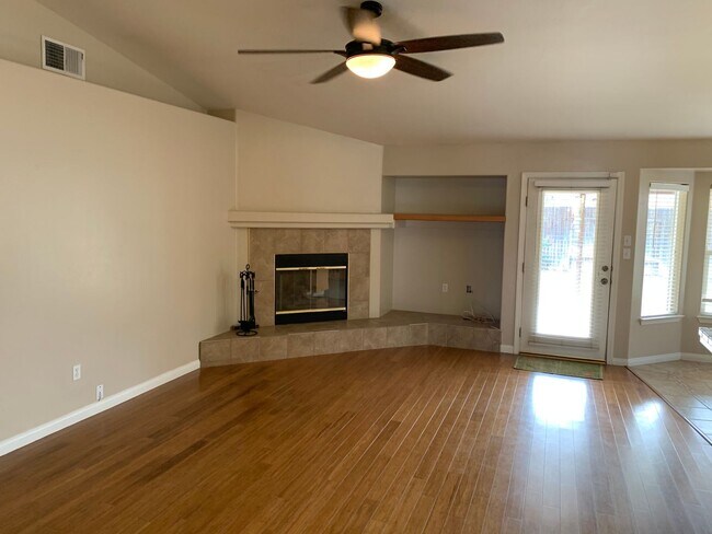 Foto del edificio - Large 4 bedroom in Nice Rosedale area