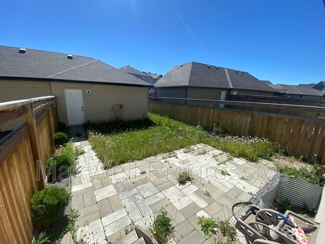 Photo du bâtiment - 315 Desrochers Blvd SW