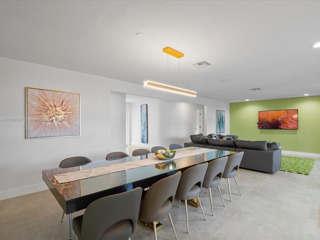 Building Photo - 3721 N 55th Ave