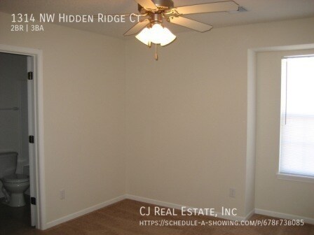 Foto del edificio - 1314 NW Hidden Ridge Ct