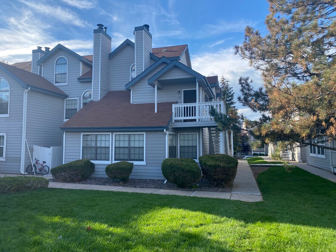 8321 S Upham Way Unit 212, Littleton, CO 80128 Condo for Rent in