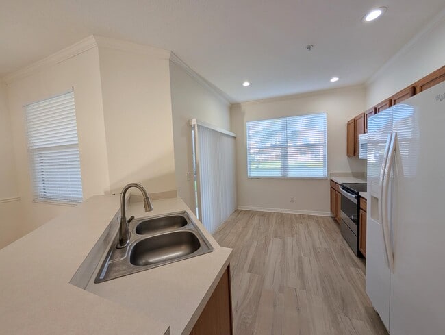 Foto del edificio - 4004 Crabtree Ave