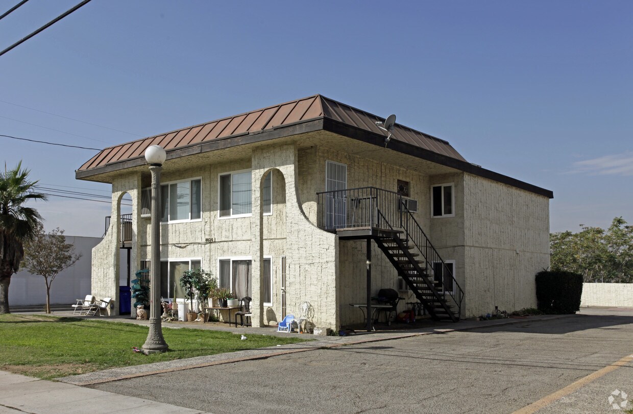 Primary Photo - 8036 Juniper Ave