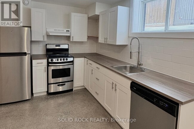 Building Photo - 228 Glynn Ave