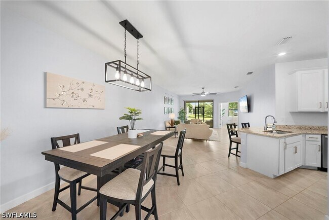 Foto del edificio - 14035 Pine Lodge Ln
