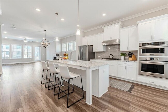 Foto del edificio - 5051 Pinckney Ln