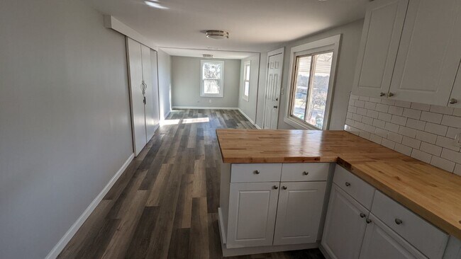 Building Photo - 4023 Brown Dr