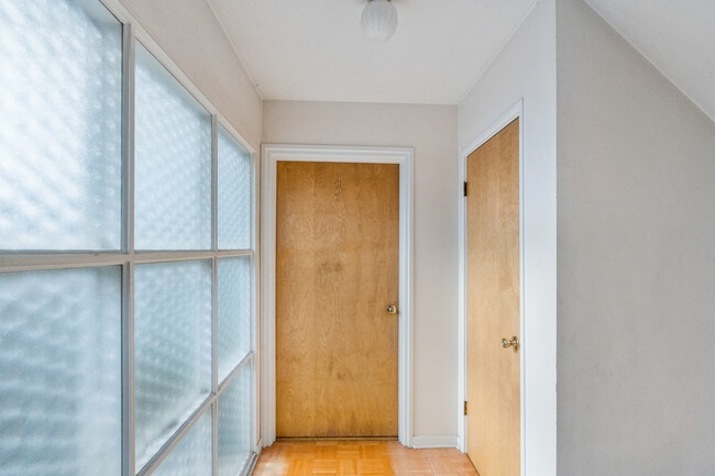 Building Photo - 517 Prairie Ave