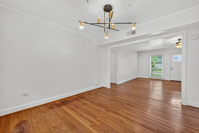 Foto del edificio - 2328 McClendon St