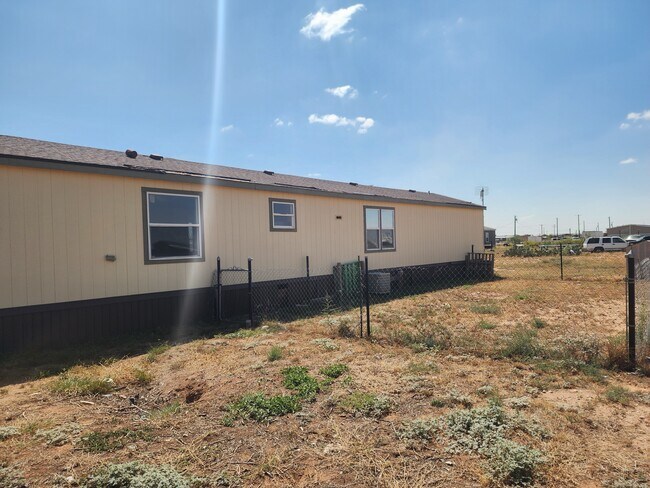 Foto del edificio - 7301 E County Road 62