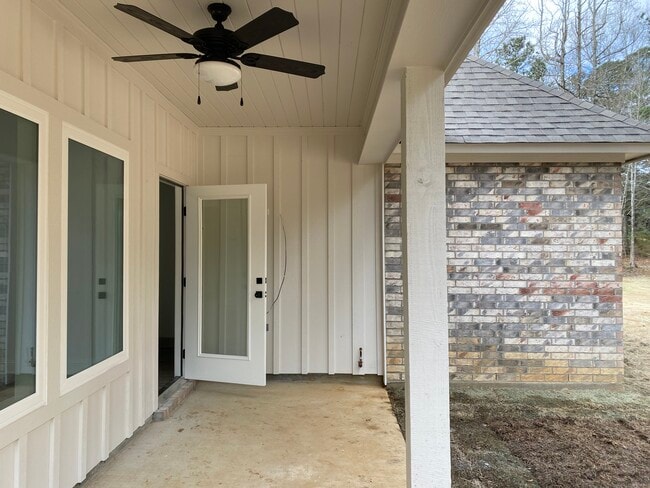 Building Photo - 222 Oak Alley Dr