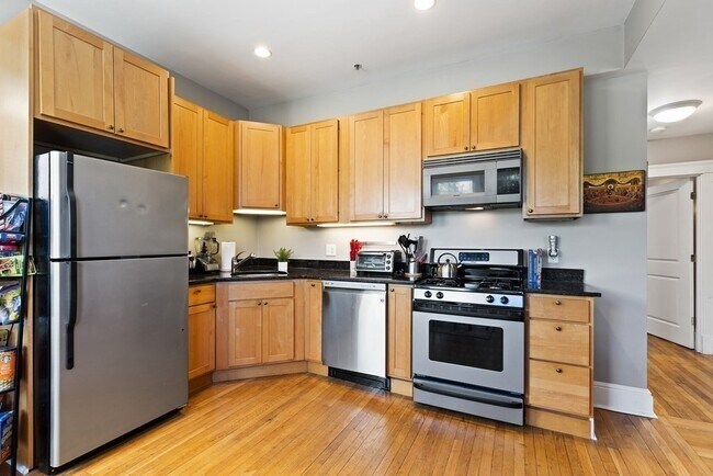 Building Photo - 40 Highland Ave