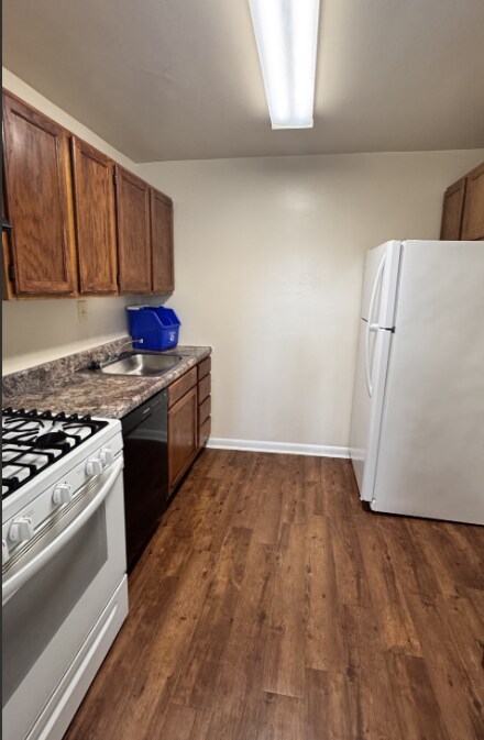 Interior Photo - Summit Hills