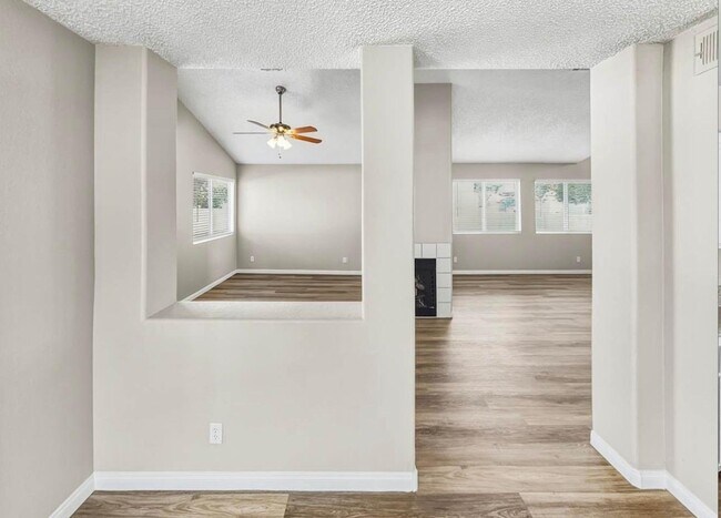 Foto del edificio - 3301 Hyannis Cir
