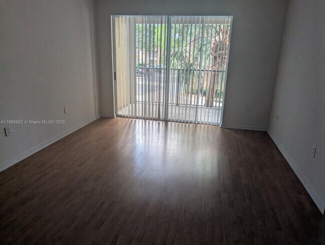 Foto del edificio - 8040 N Nob Hill Rd